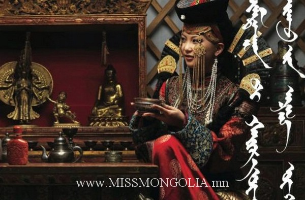 “Miss Mongolia-2013” тэмцээний шилдэг оролцогч Б.Номин-Эрдэнэ